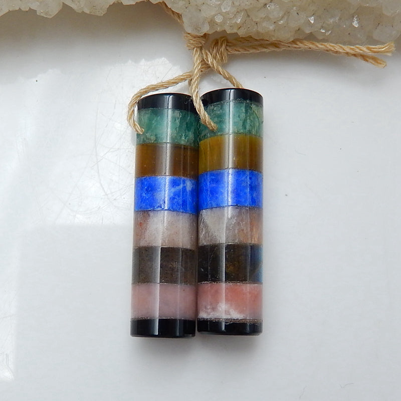 Paire de boucles d'oreilles en obsidienne, amazonite, œil de tigre, lapis-lazuli, pierre de soleil, labradorite et opale rose, 28 x 7 mm, 5,9 g