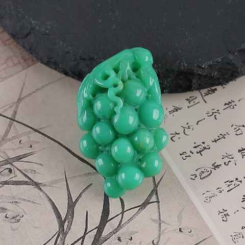 Hand Carved AAA Grade Natural Chrysoprase Grape Gemstone Pendant Bead For Jewelry Design,Unique Gemstone Gift,39×22×14mm,13g