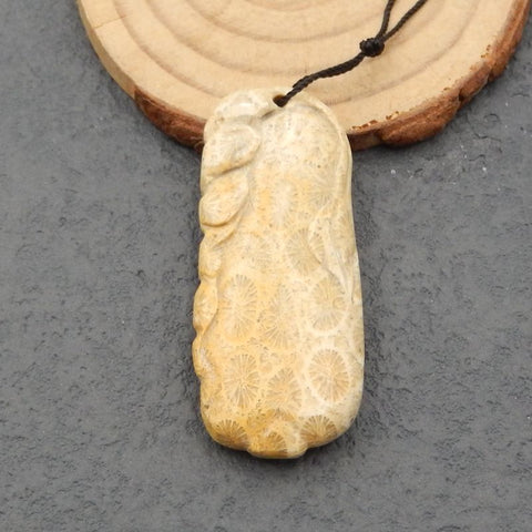 Perle pendentif en pierre précieuse de corail indonésien sculpté, 47 x 20 x 7 mm, 11,4 g