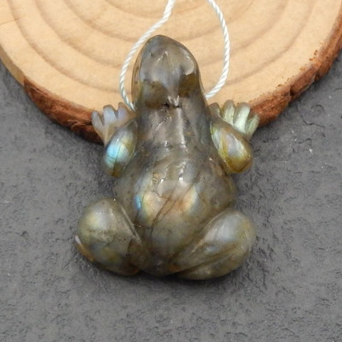 Perle pendentif grenouille en pierre précieuse de labradorite sculptée, 36x25x12mm, 13.0g