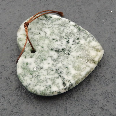 Perle pendentif en forme de cœur en agate mousse sculptée, 38 x 40 x 7 mm, 15,8 g