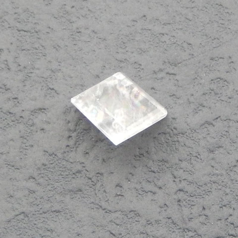 方解石凸圆形 9x8x7mm，1.6g