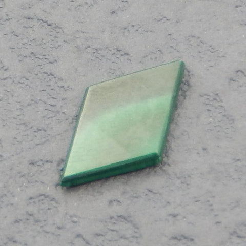 Cabochon en forme de diamant collé en opale AAA et malachite de haute qualité, 16x9x2mm, 3.7cts