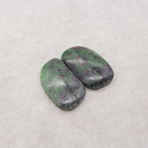 天然红宝石和 Zoisite 凸圆形一对 25x18x5mm,7.5g