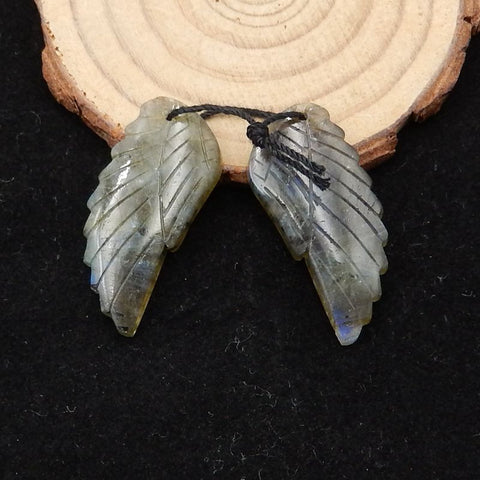 Paire de boucles d'oreilles avec ailes sculptées en labradorite, 37 x 17 x 4 mm, 9,6 g