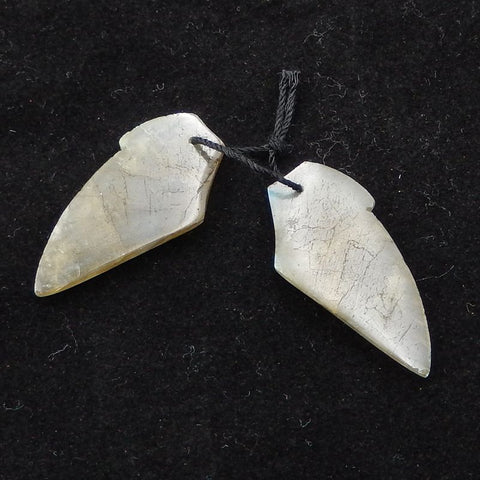 Paire de boucles d'oreilles avec ailes sculptées en labradorite, 27 x 13 x 4 mm, 4,2 g