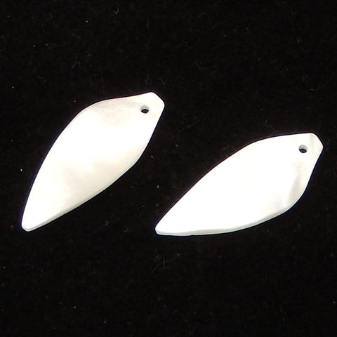 Natural Shell Carved leaf Earring Beads 29x12x3mm, 3.7g