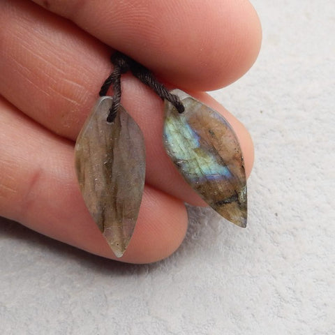 Paire de boucles d'oreilles feuille sculptée en labradorite, 23x10x3 mm, 2,6 g