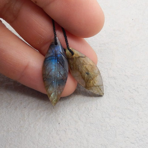 Offre spéciale paire de boucles d'oreilles en feuille sculptée en labradorite, 27x10x4mm, 2.6g