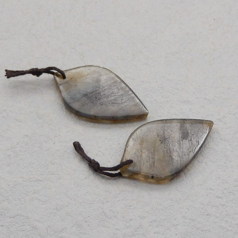 Paire de boucles d'oreilles en feuille sculptée en Labradorite, 29x17x4mm, 6.1g