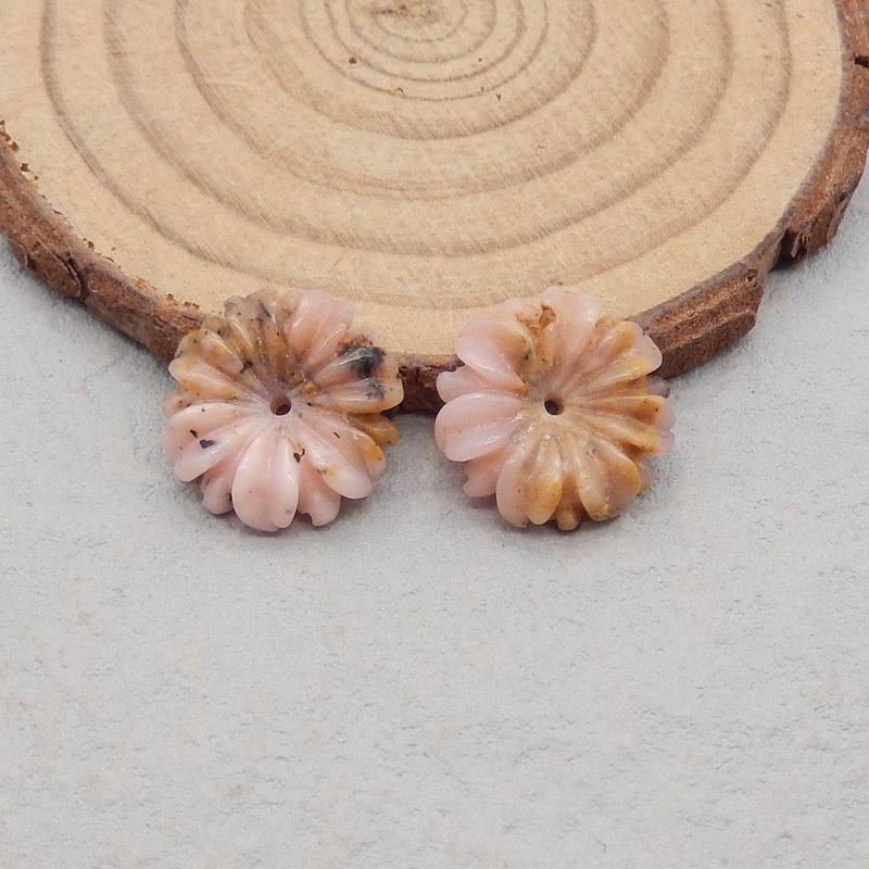 Paire de boucles d'oreilles fleur en opale rose sculptée, 16 x 4 mm, 2,3 g