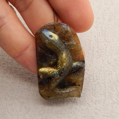 Pendentif unique en lézard labradorite naturel sculpté à la main, 43x26x11mm, 14g