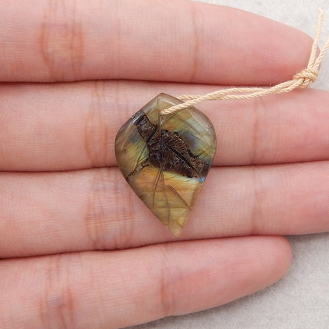 Natural Flash Labradorite Gemstone Carved leaf Pendant, 26×18×4mm, 3.6g