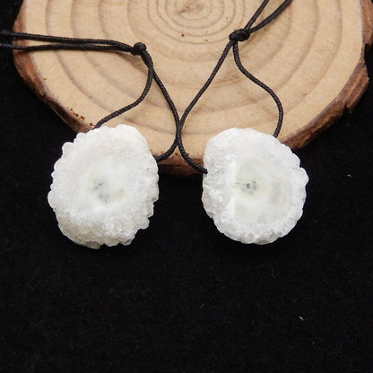 1 paire de boucles d'oreilles Nature White Geode Quartz Druzy Stone pour collier, 20X18X6mm, 7.1g