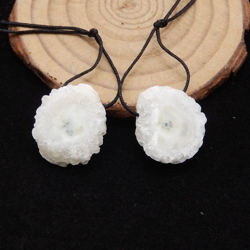 1 paire de boucles d'oreilles Nature White Geode Quartz Druzy Stone pour collier, 20X18X6mm, 7.1g