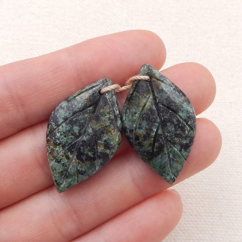 Paire de boucles d'oreilles en pierres précieuses de feuille sculptée en turquoise africaine, 26x13x4mm, 3.6g