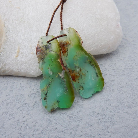 1 paire de boucles d'oreilles rares en chrysoprase de forme libre, 37X16X4mm, 7.6g