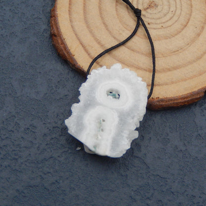 Nature White Geode Quartz Druzy Stone Pendentif pour collier, pierre de guérison, 28 x 22 x 7 mm, 7,5 g