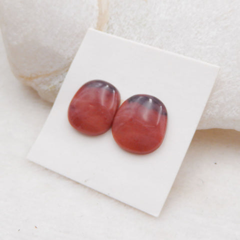 1 paire de cabochons en jaspe rouge naturel 15 x 13 x 4 mm, 2,7 g.