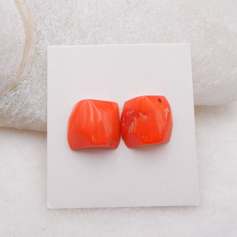 Paire de cabochons de pierres précieuses de corail rouge naturel 14 x 11 x 5 mm, 3,7 g