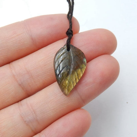 Natural Labradorite carved leaf Pendant Bead, 20x13x4mm, 1.4g - MyGemGarden