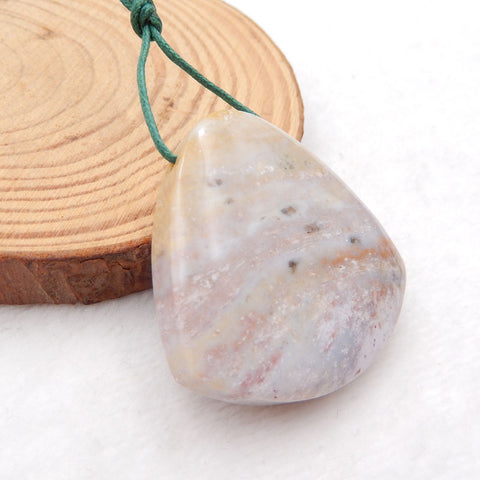 Perle pendentif en forme de triangle de jaspe d'océan sculpté multicolore naturel, 40 x 11 mm, 29,1 g