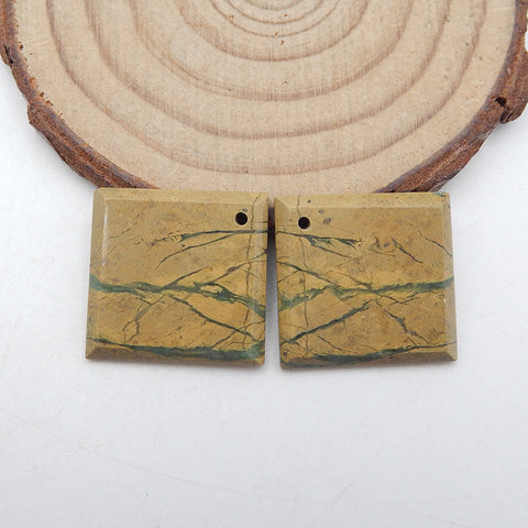 绿色蛋白石泪珠耳环一对，20x20x2mm，5.8g