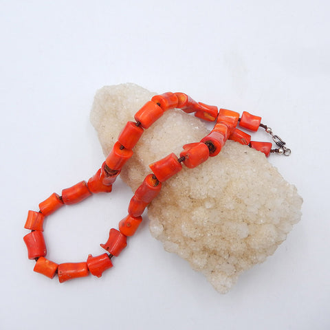 Collier de bijoux en corail Barnboo naturel. Boucle en argent 925