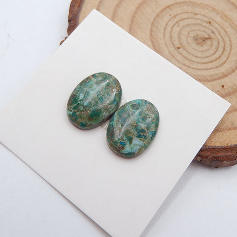 2 cabochons turquoise ovales naturels, 14 x 10 x 4 mm, 1,9 g.