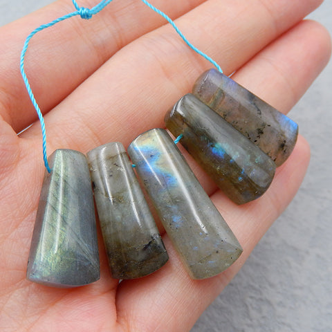 5 boucles d'oreilles percées en labradorite naturelle 22 x 10 x 5 mm, 27 x 10 x 6 mm, 12,81 g.