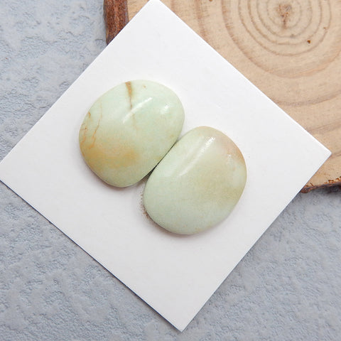 Paire de cabochons en pierres précieuses de chrysoprase naturelle, 18 x 13 x 5 mm, 3,7 g