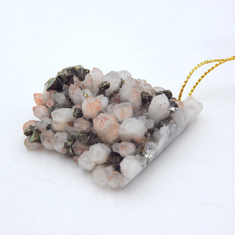 Quartz blanc Drusy avec perle pendentif en pyrite, 55 x 38 x 14 mm, 37 g