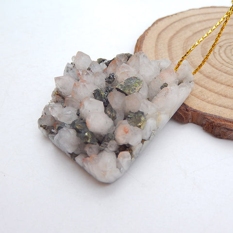 Quartz blanc Drusy avec perle pendentif en pyrite, 45x38x13 mm, 24,9 g