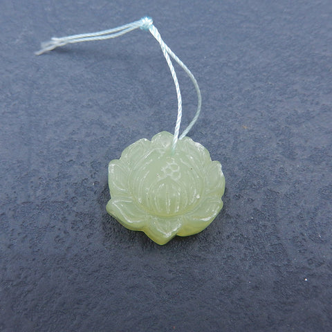 Pendentif fleur de jade néphrite sculptée, 20x9 mm, 5,6 g