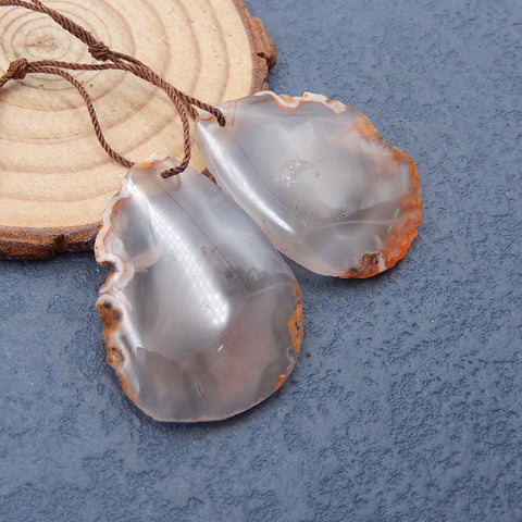 Paire de boucles d'oreilles percées en agate de forme libre rare et naturelle, 35 x 26 x 6 mm, 15,7 g