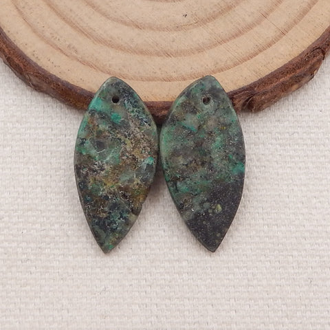 Paire de boucles d'oreilles en pierres précieuses de feuille sculptée en turquoise africaine, 26x13x4mm, 3.6g