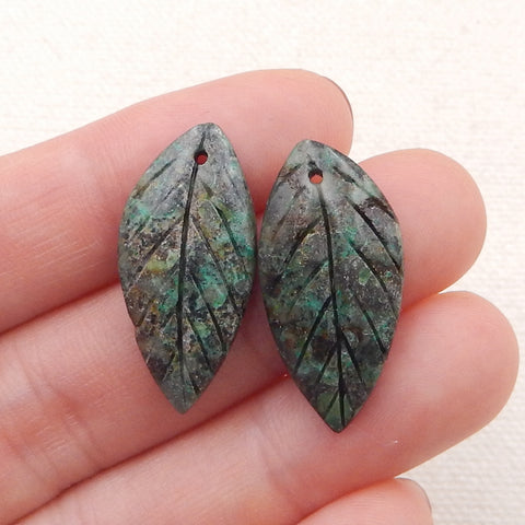 Paire de boucles d'oreilles en pierres précieuses de feuille sculptée en turquoise africaine, 26x13x4mm, 3.6g