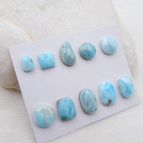 10 cabochons Freedom Larimar, 13 x 9 x 5 mm, 8 x 6 x 4 mm, 8,25 g.