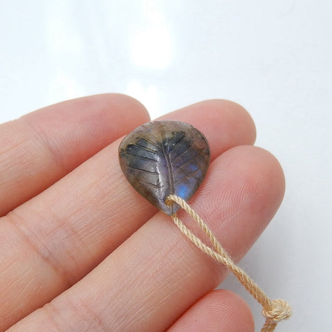 Natural Labradorite carved leaf Pendant Bead, 18x14x4mm, 1.4g - MyGemGarden